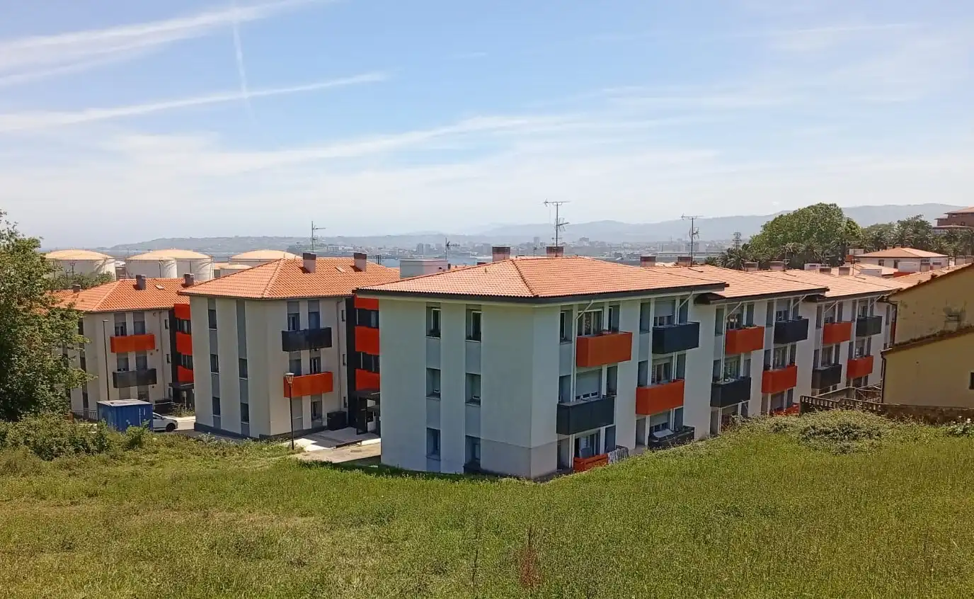 Vista exterior de Piso en venta en Gijón  con Parquet