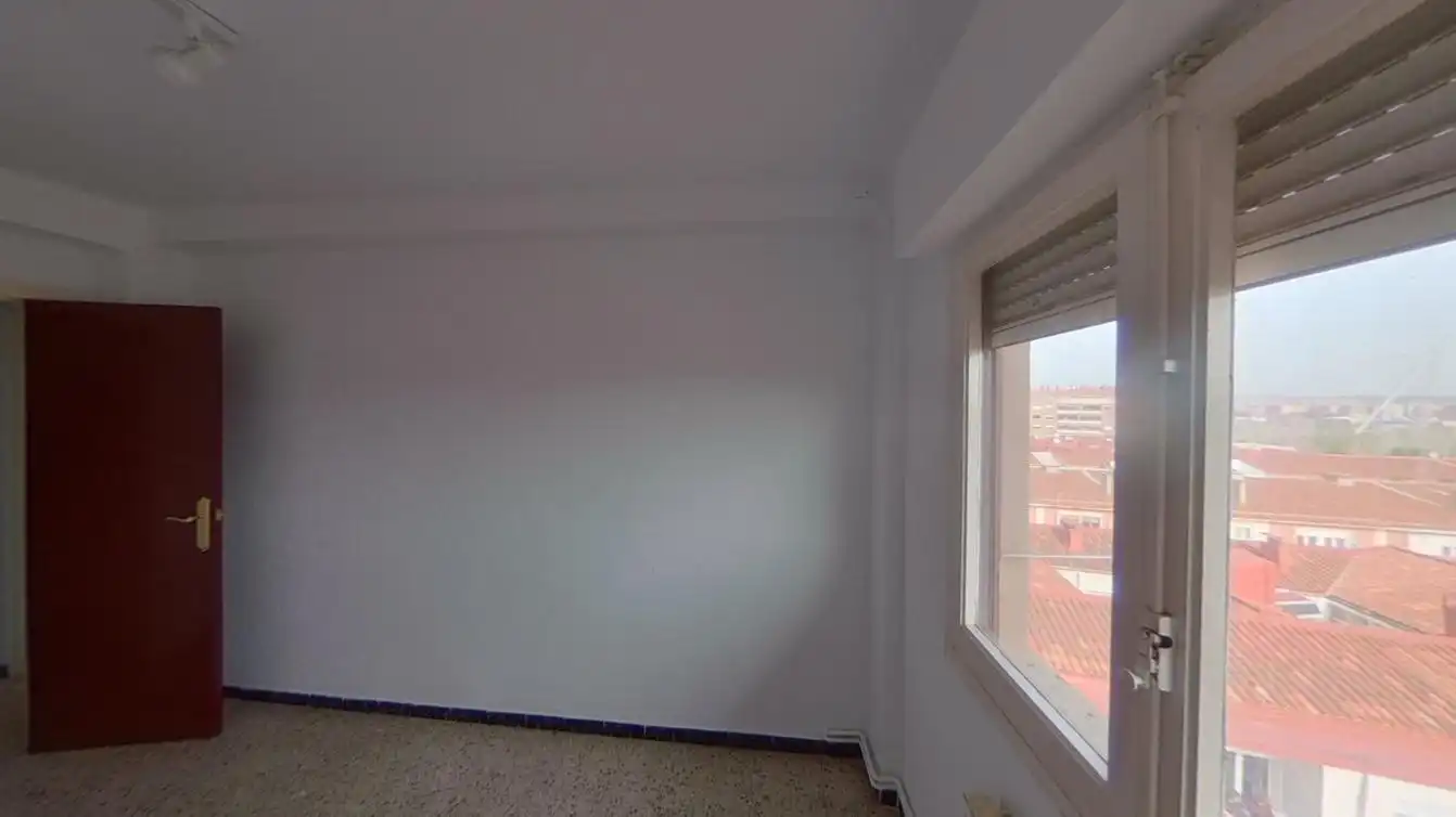Bedroom of Flat for sale in Zaragoza  with Heating