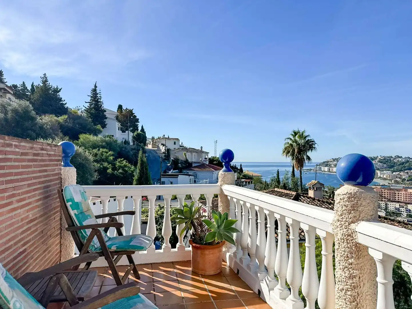 Vista exterior de Casa o chalet en venta en Almuñécar con Aire acondicionado, Calefacción y Terraza