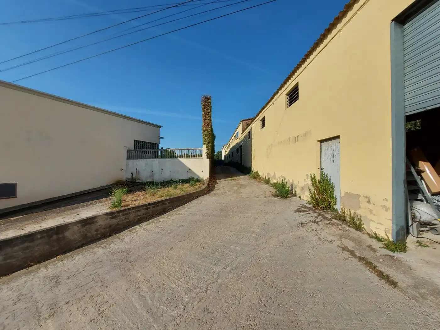 Exterior view of Industrial buildings for sale in Sant Martí Sarroca
