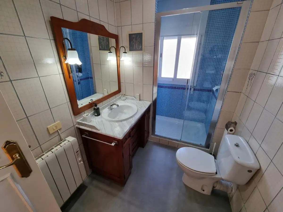 Bany de Casa o xalet en venda en Castellón de la Plana / Castelló de la Plana amb Aire condicionat, Calefacció i Terrassa