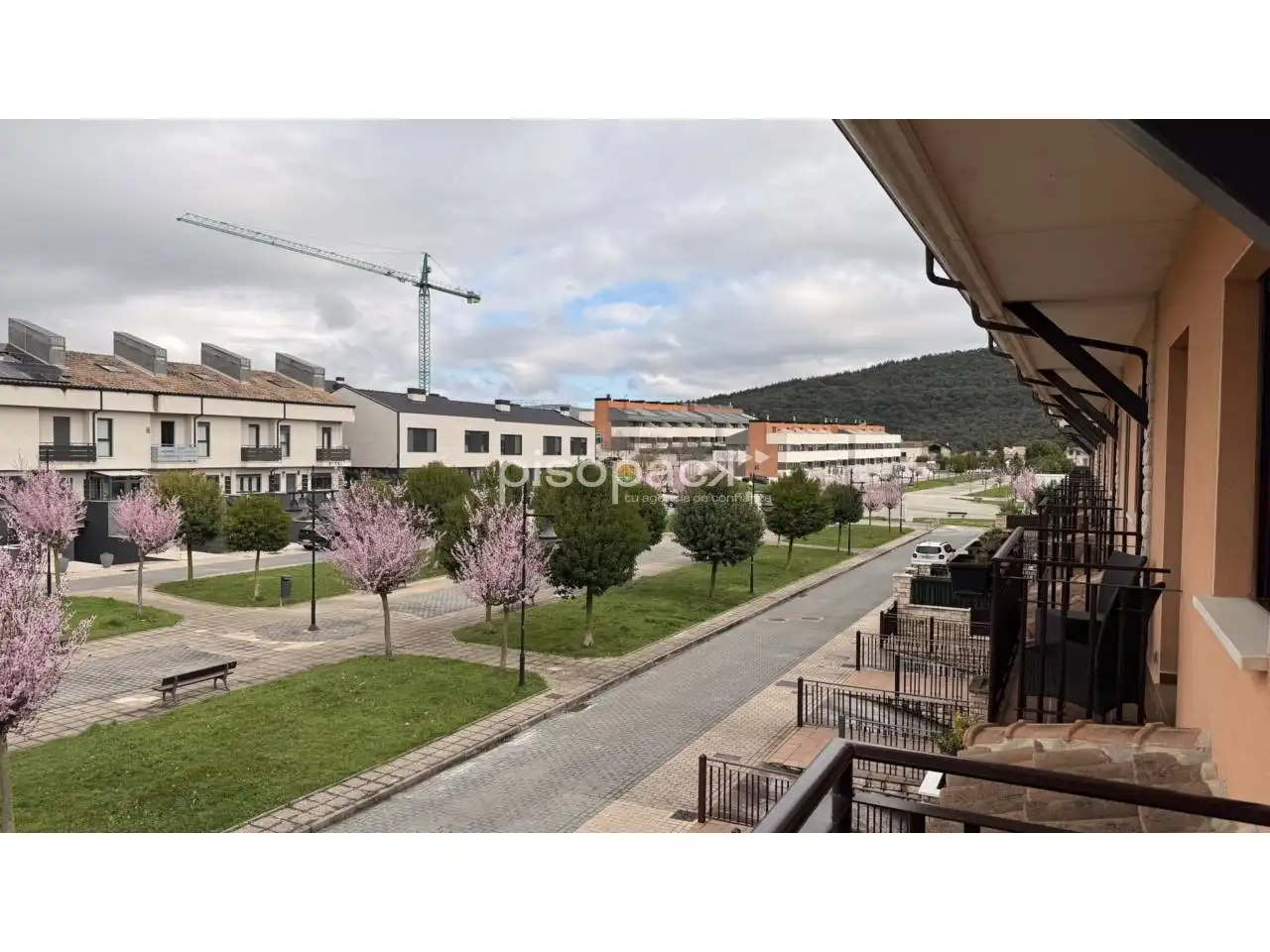 Vista exterior de Casa adosada en venta en Berrioplano / Berriobeiti con Calefacción, Jardín privado y Parquet