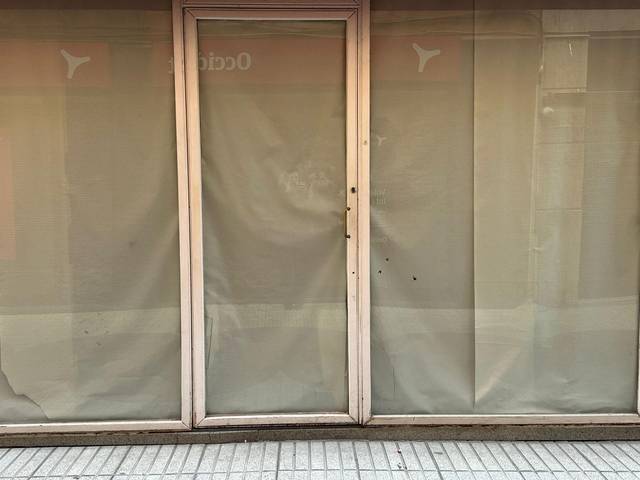 Local comercial en Alquiler en Calle Mercaders en Mont Ferrant - Joan Carles I