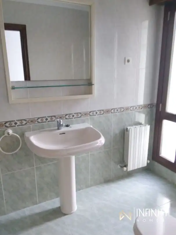 Bathroom of Flat for rent in Loiu  with Heating, Terrace and Storage room