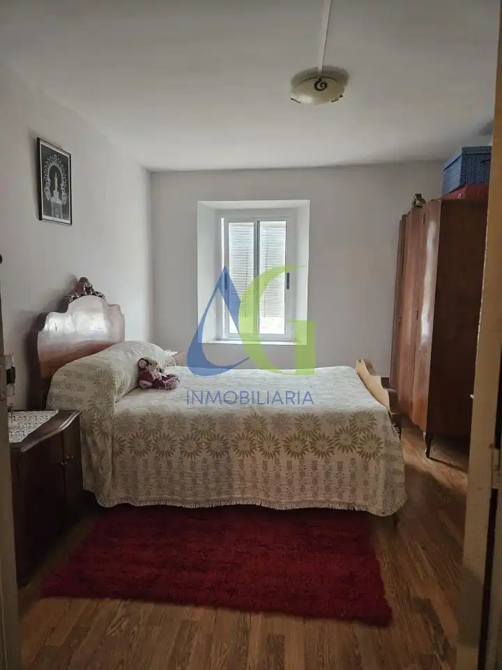 Habitación de Casa o chalet en venta en Cistierna con Calefacción, Jardín privado y Parquet