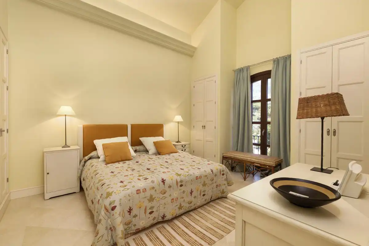 Chalet con piscina en venta en Milla de Oro, imagen 32