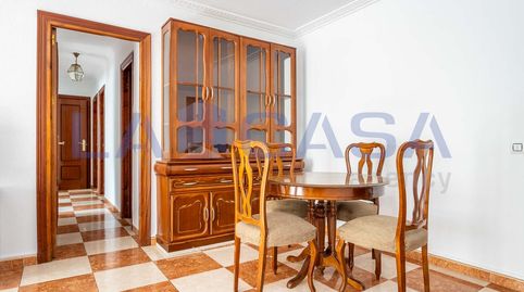 Foto 3 de Piso en venta en Avenida de la Barzola, El Torrejón - El Cerezo, Sevilla Capital