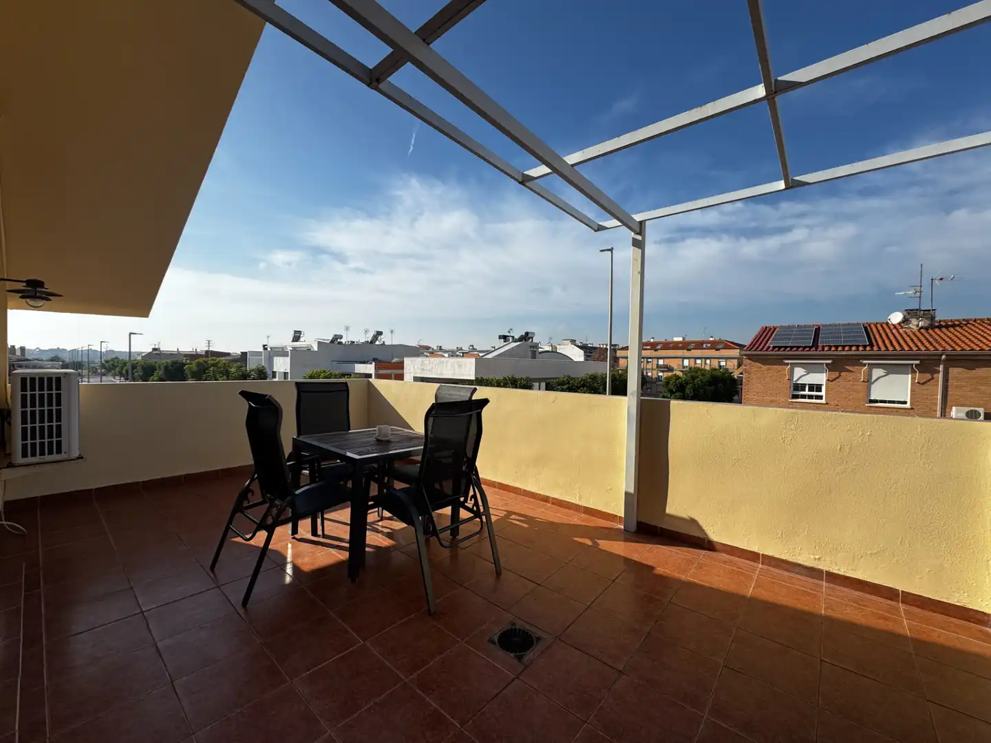 Terrasse von Einfamilien-Reihenhaus zum Verkauf in Canet d'En Berenguer mit Klimaanlage, Heizung und Terrasse