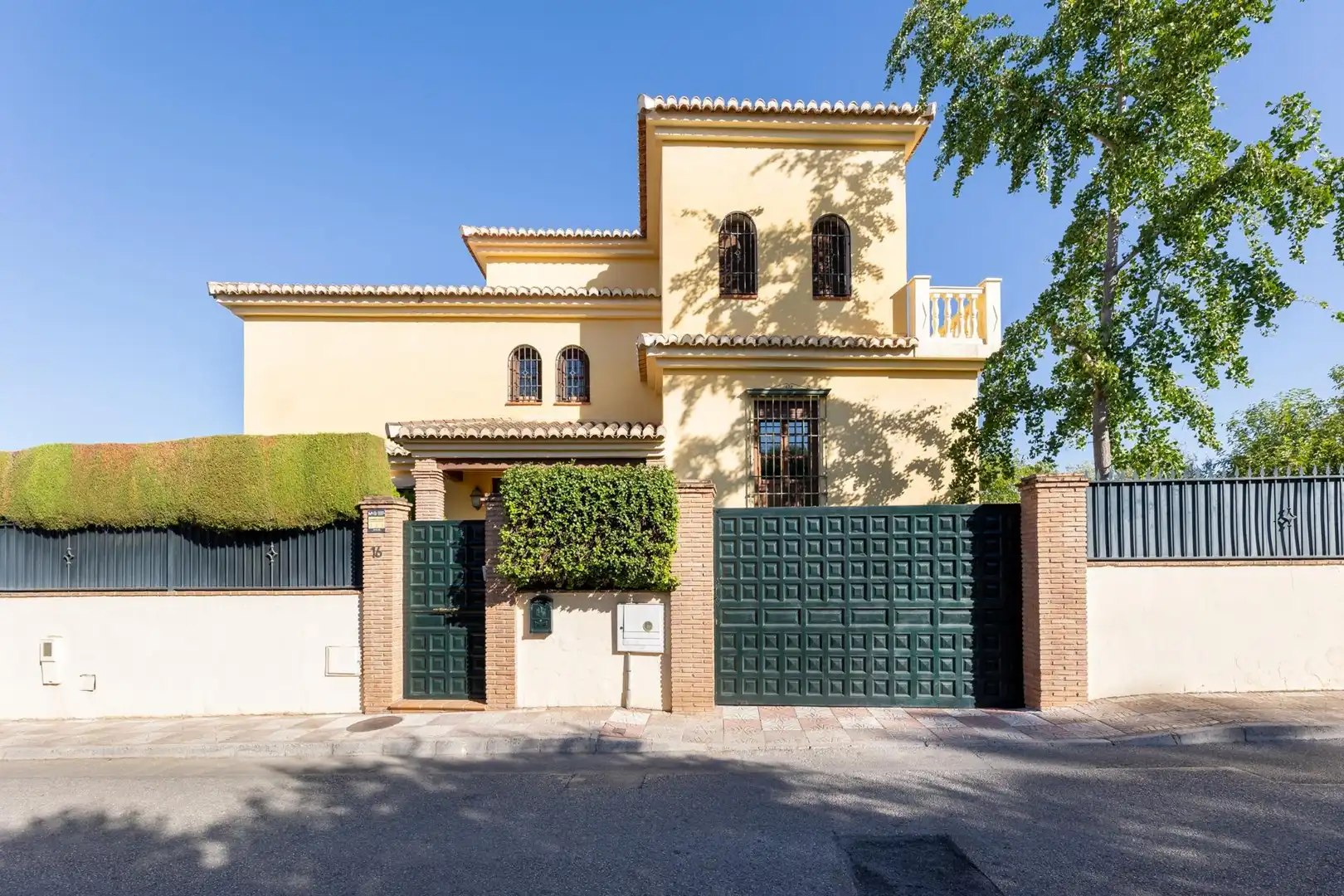 Exterior view of Houses for sale in Cájar  with Air Conditioner, Heating and Private garden