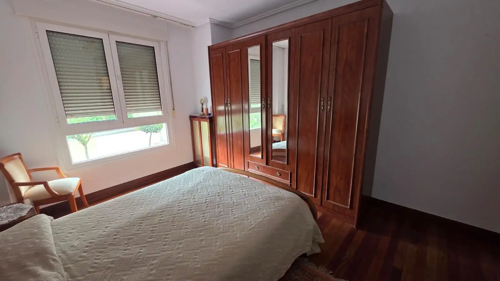 Habitación de Piso en venta en Castro-Urdiales con Calefacción, Terraza y Piscina comunitaria