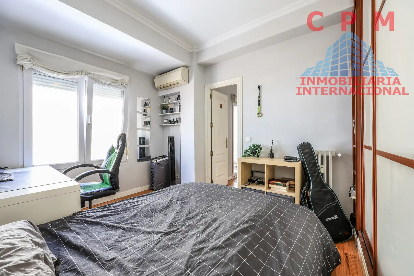 Bedroom of Flat for rent in Madrid  with Air Conditioner, Heating and Terrace