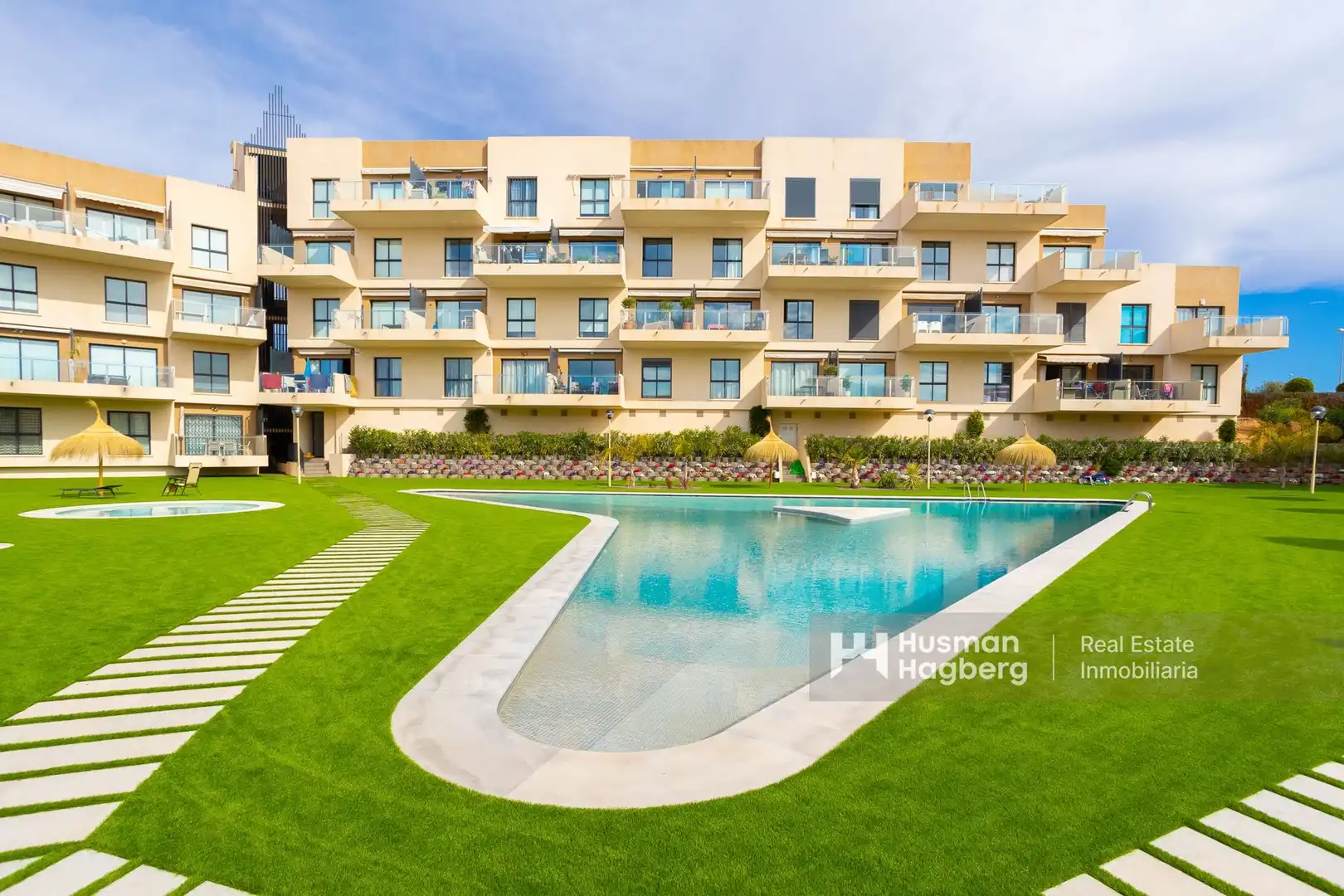 Piscina de Apartament en venda en Orihuela amb Balcó