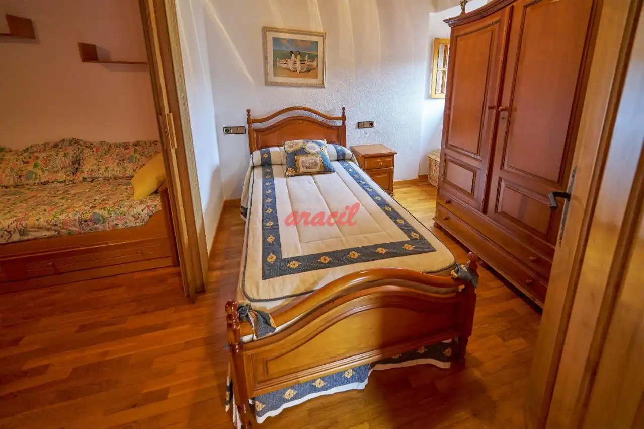 Bedroom of Houses for sale in Ourense Capital   with Heating, Private garden and Terrace