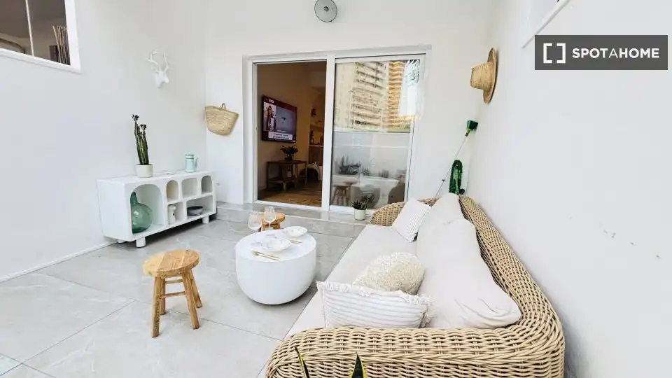 Terraza de Apartamento para compartir en Benidorm con Aire acondicionado, Terraza y Amueblado