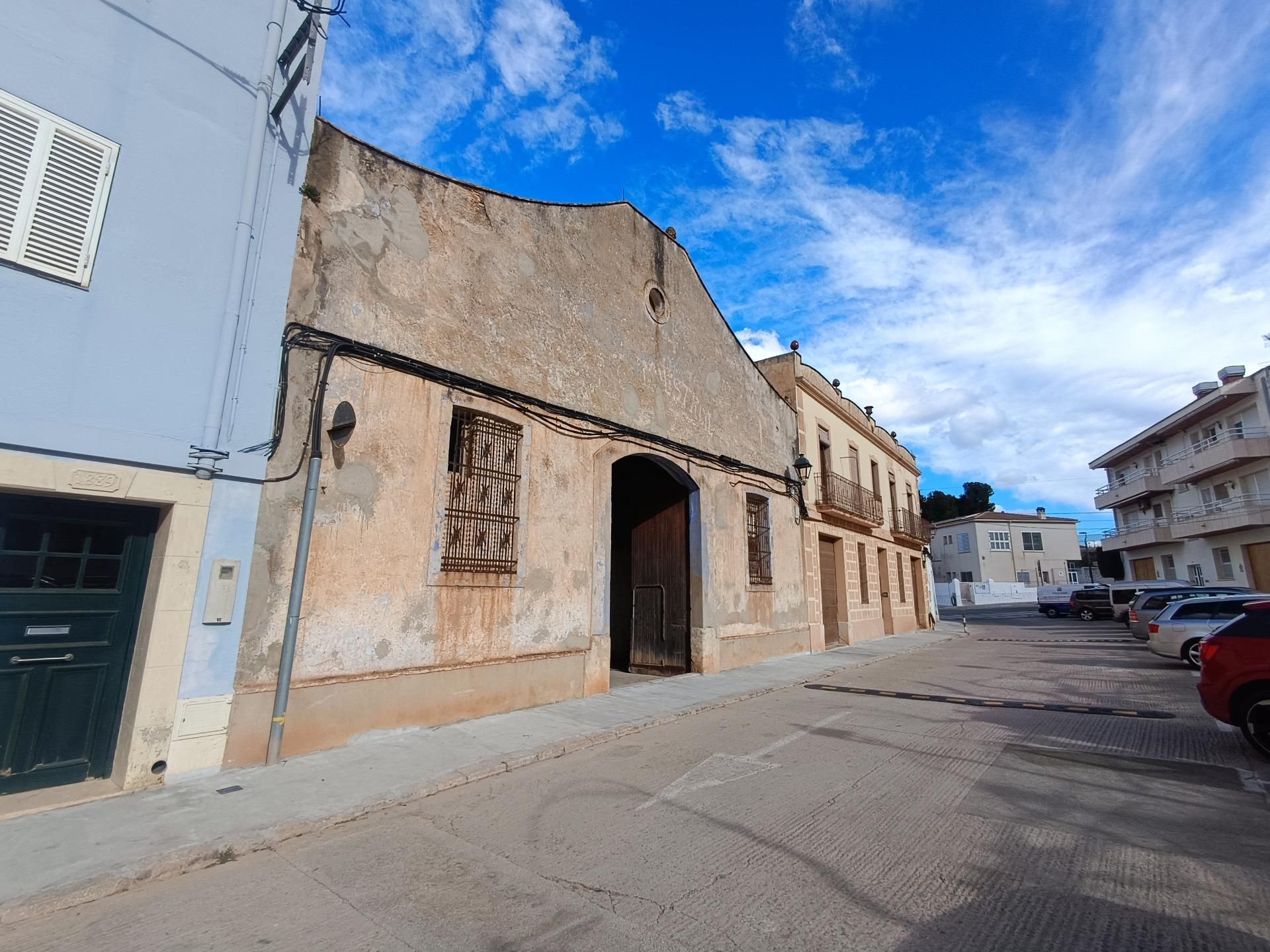 Exterior view of Industrial buildings for sale in Masllorenç