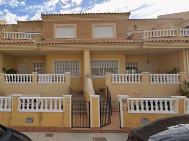 Casa a schiera in vendita a Calle Estanislao Figueras 5