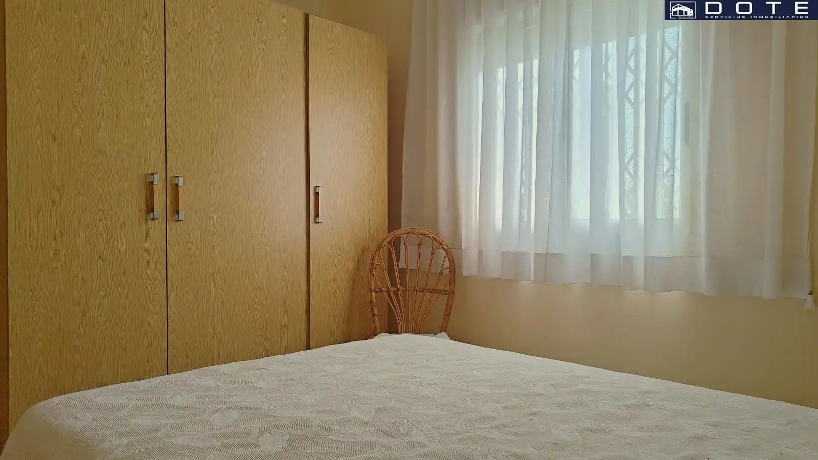 Habitación de Casa adosada en venta en Creixell con Terraza, Trastero y Alarma