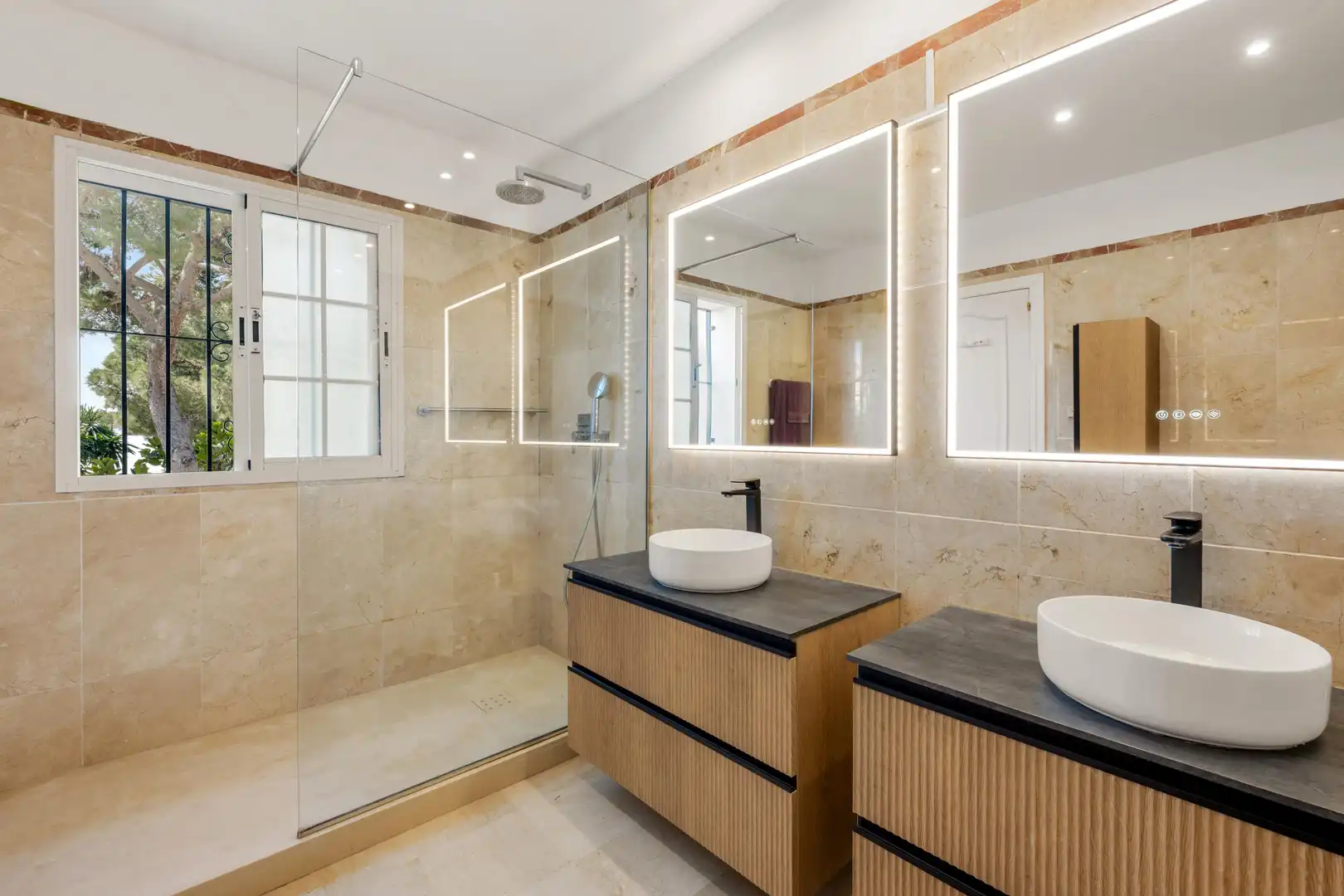 Chalet con piscina en venta en 44 Calle Pico del Naranco, imagen 24