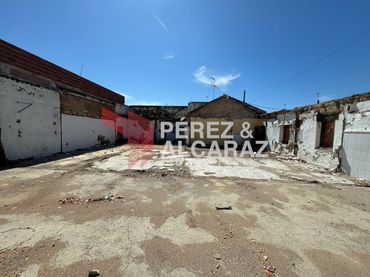 Terreno residencial en venta en Calle Infante Molina 26