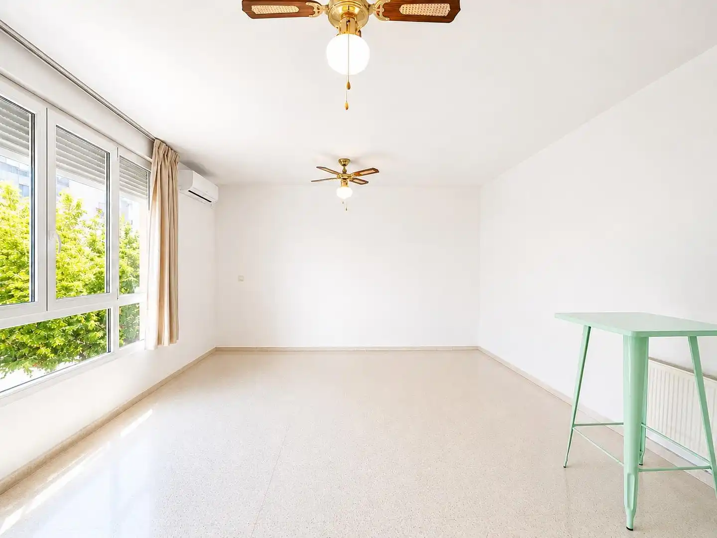 Sala de estar de Casa o chalet en venta en Granada con Aire acondicionado