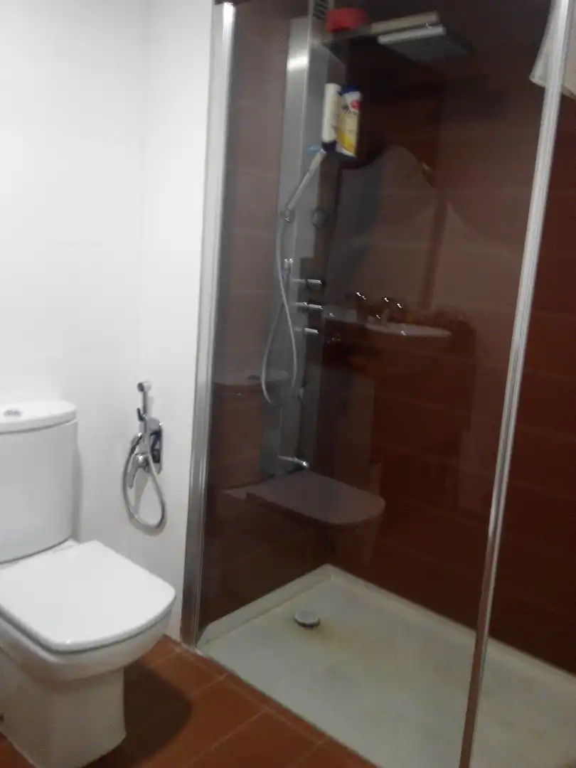 Baño de Piso de alquiler en Valencia con Aire acondicionado, Calefacción y Amueblado
