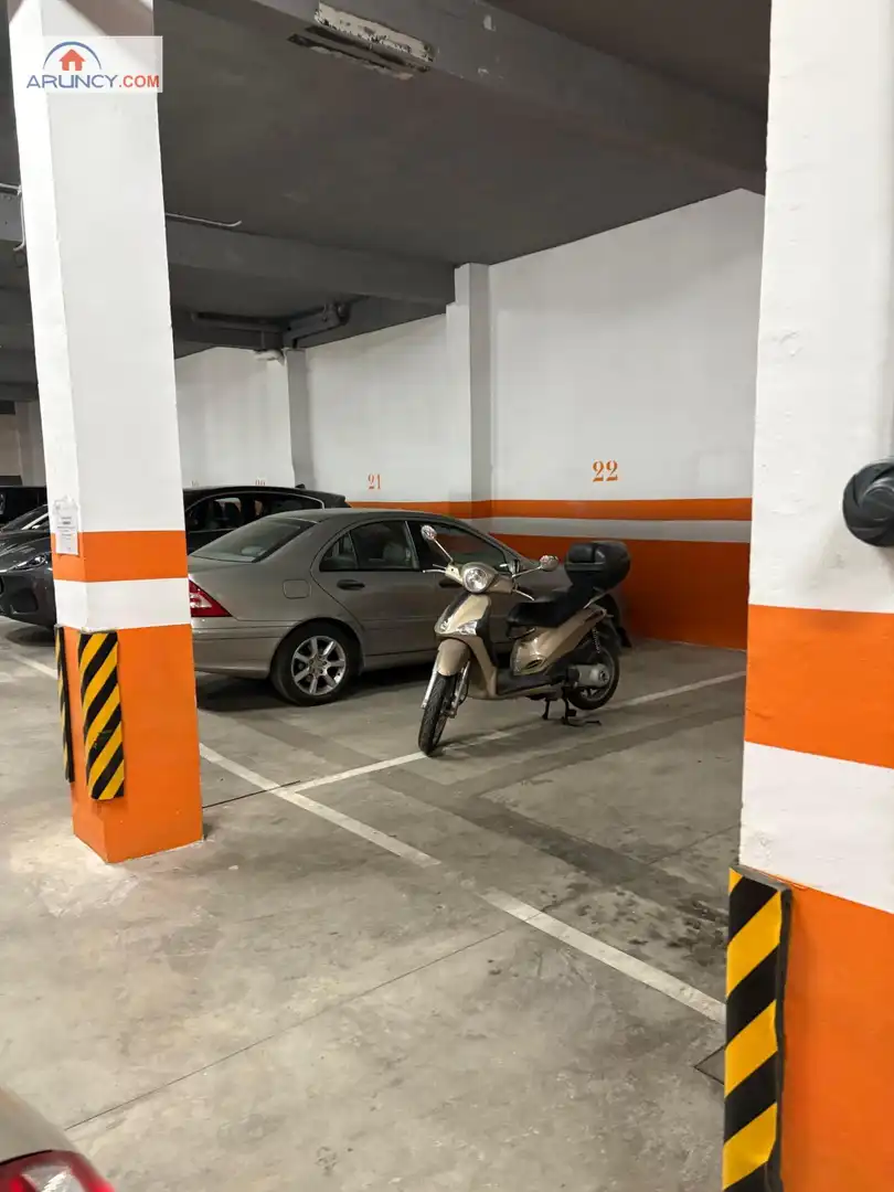 Parking of Flat for sale in Sevilla  with Air Conditioner, Heating and Private garden