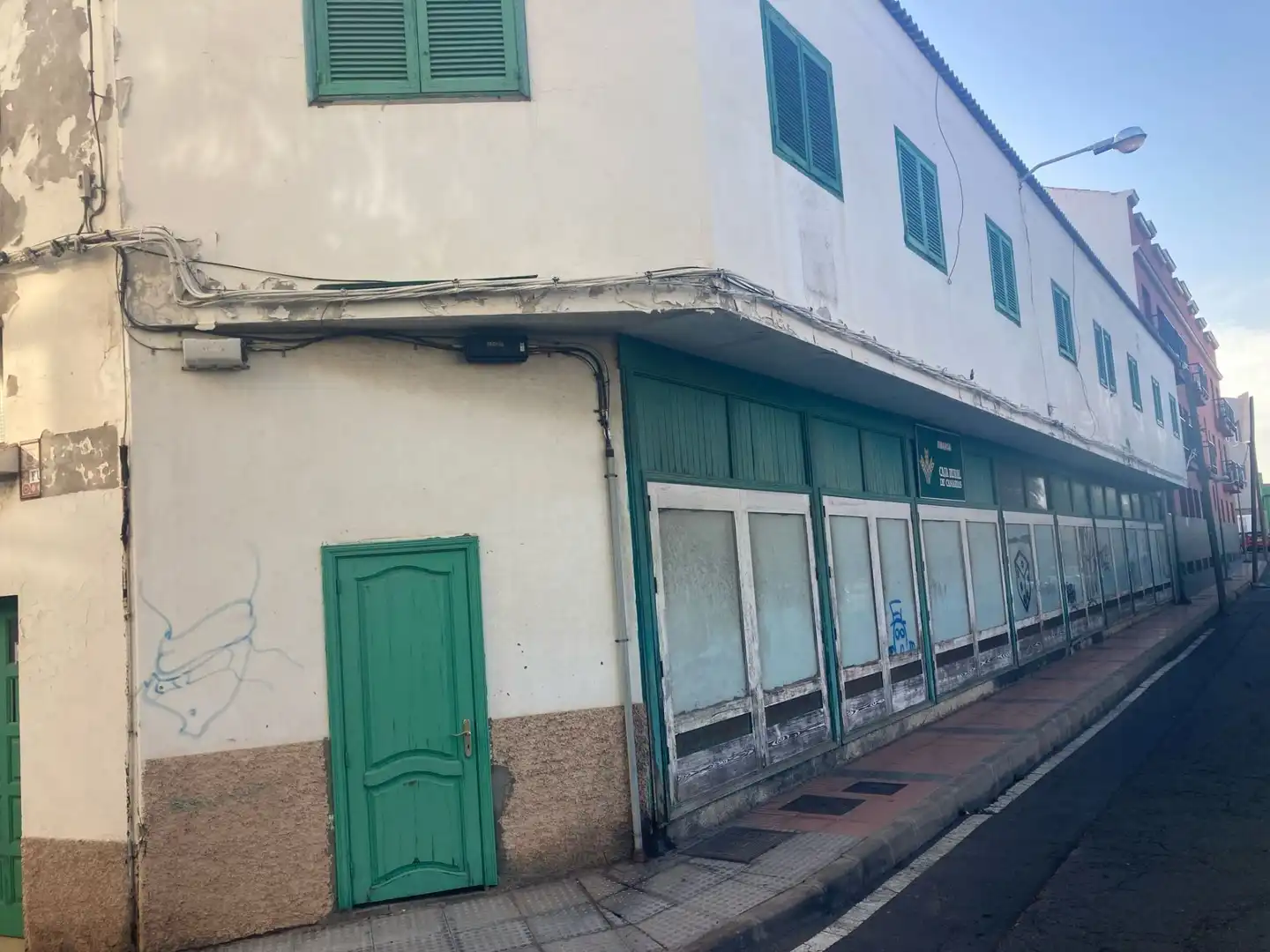 Vista exterior de Nave industrial en venta en Telde