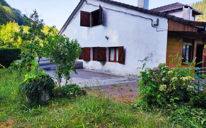 Vista exterior de Casa o xalet en venda en Luena  amb Terrassa