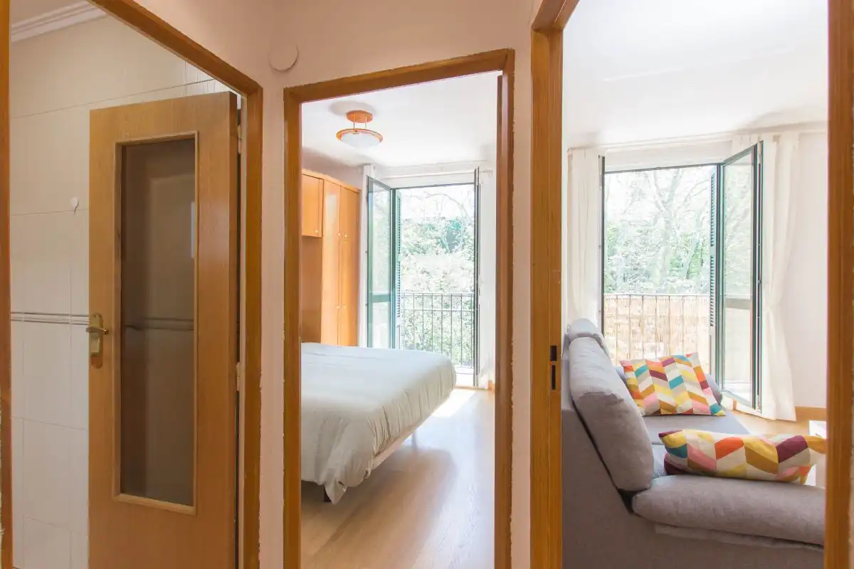 Schlafzimmer von Wohnung zur Miete in  Pamplona / Iruña mit Heizung und Balkon