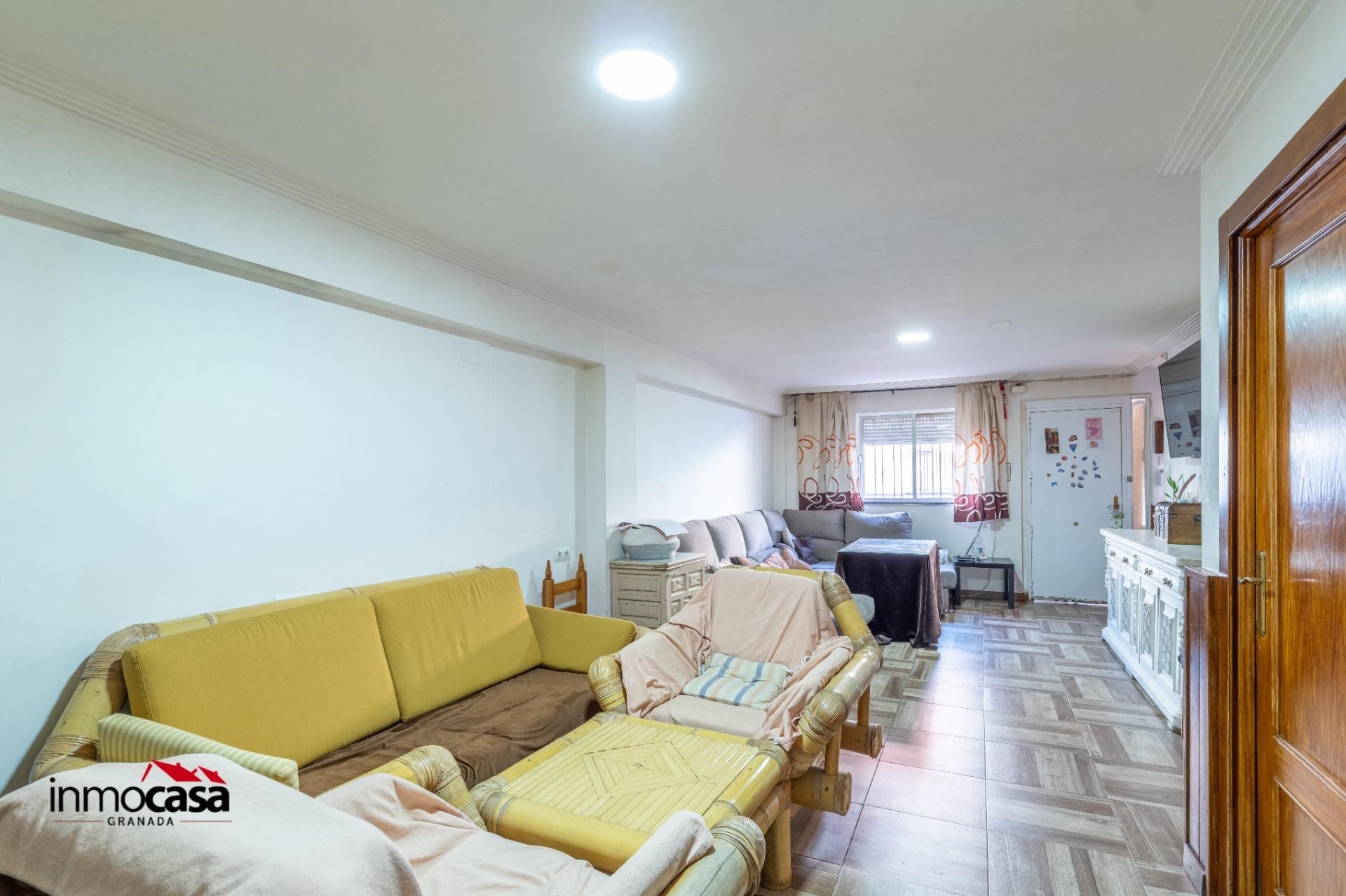 Casa adosada en venda a Albolote