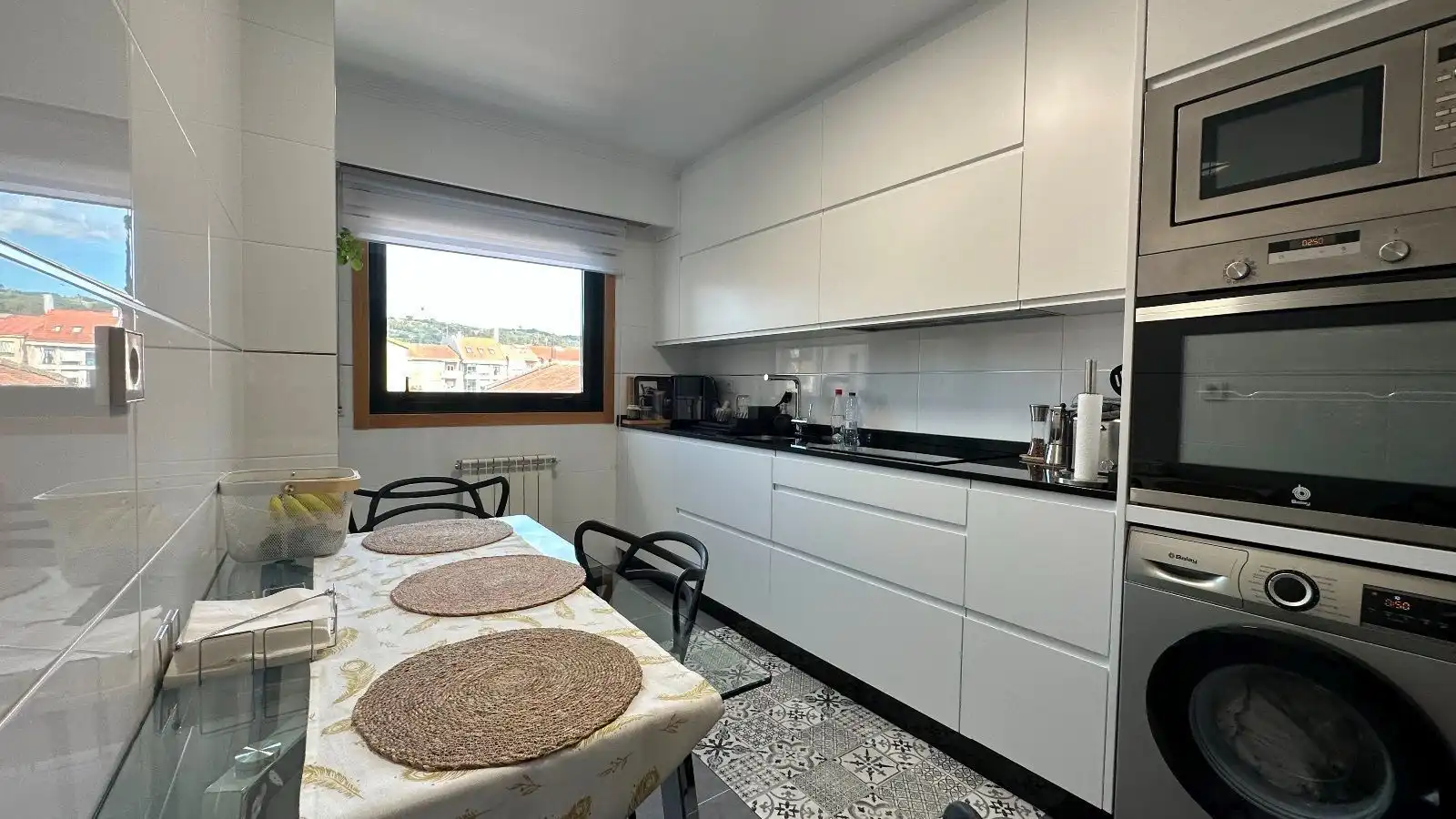 Cuina de Pis de lloguer en Ourense Capital  amb Terrassa, Traster i Moblat