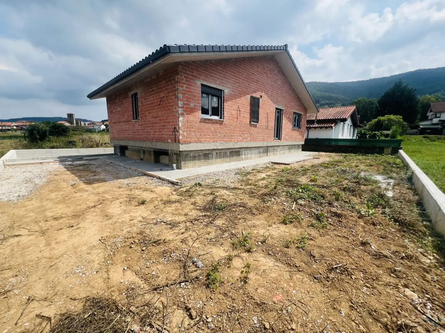 Außenansicht von Haus oder Chalet zum Verkauf in Voto mit Heizung und Abstellraum