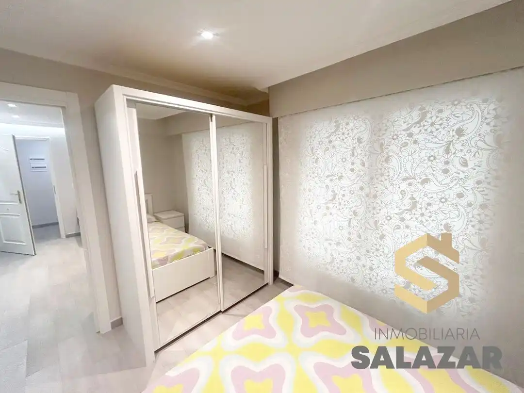 Habitación de Apartamento de alquiler en Bilbao  con Calefacción y Balcón
