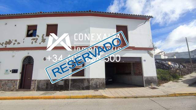 Casa-chalet en Venta en Olvera