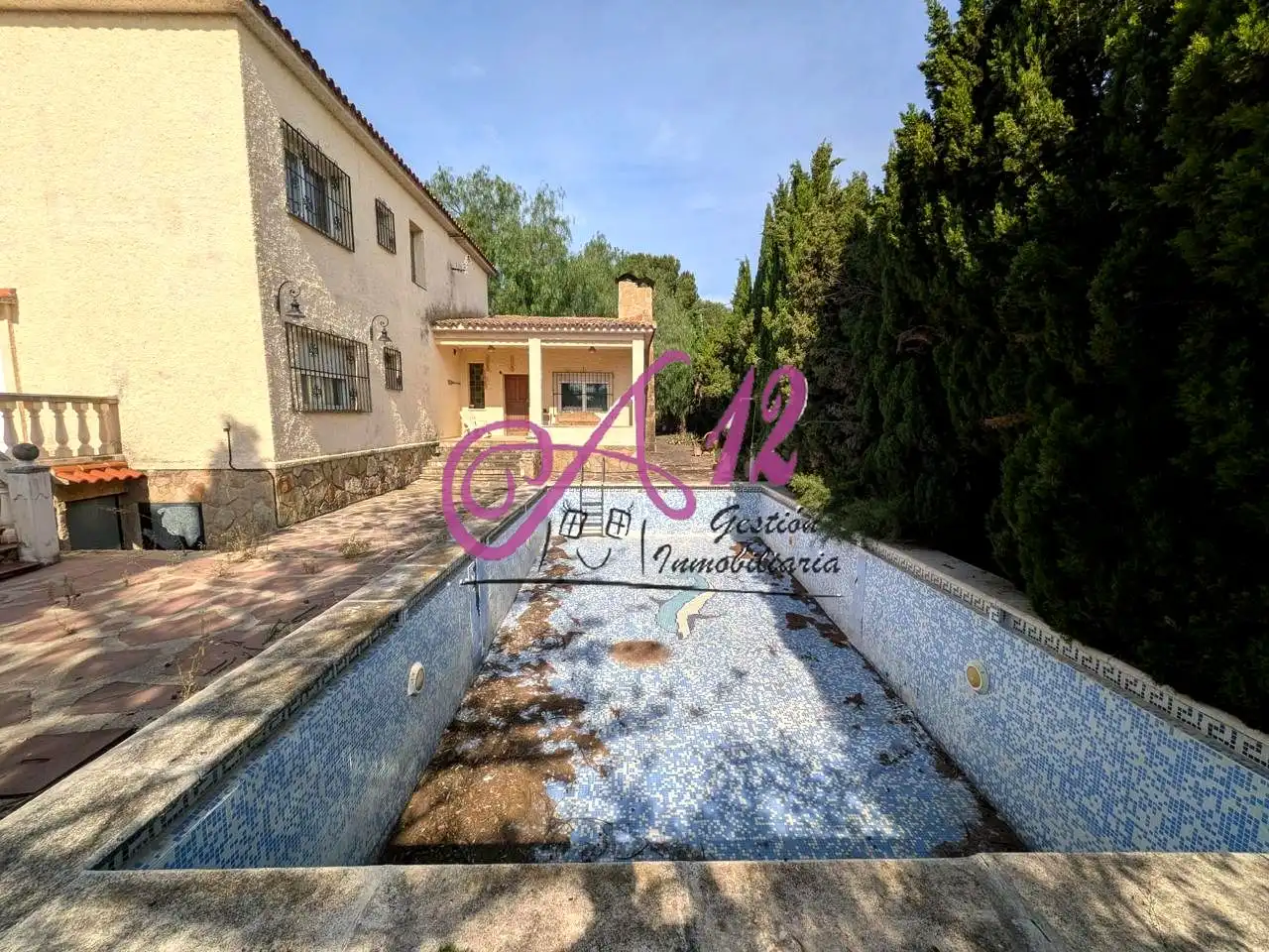 Garden of Houses for sale in La Pobla de Vallbona  with Swimming Pool