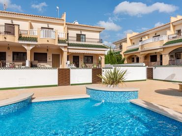 Reihenhaus mit Pool zum Verkauf in Ciudad Quesada