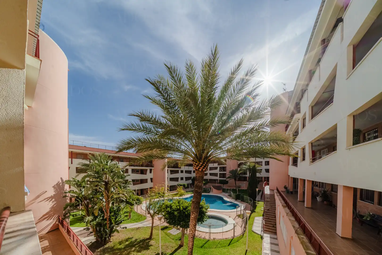 Vista exterior de Piso en venta en Roquetas de Mar con Aire acondicionado y Piscina comunitaria