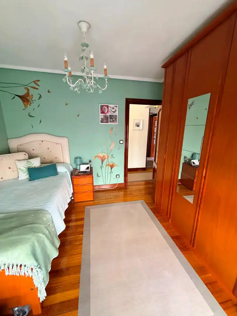Schlafzimmer von Wohnung zum Verkauf in Portugalete mit Heizung, Ofen und Waschmaschine