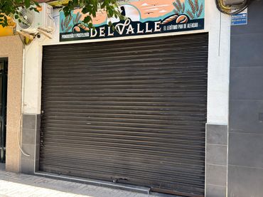 Local comercial de lloguer a Calle Fontiveros 42