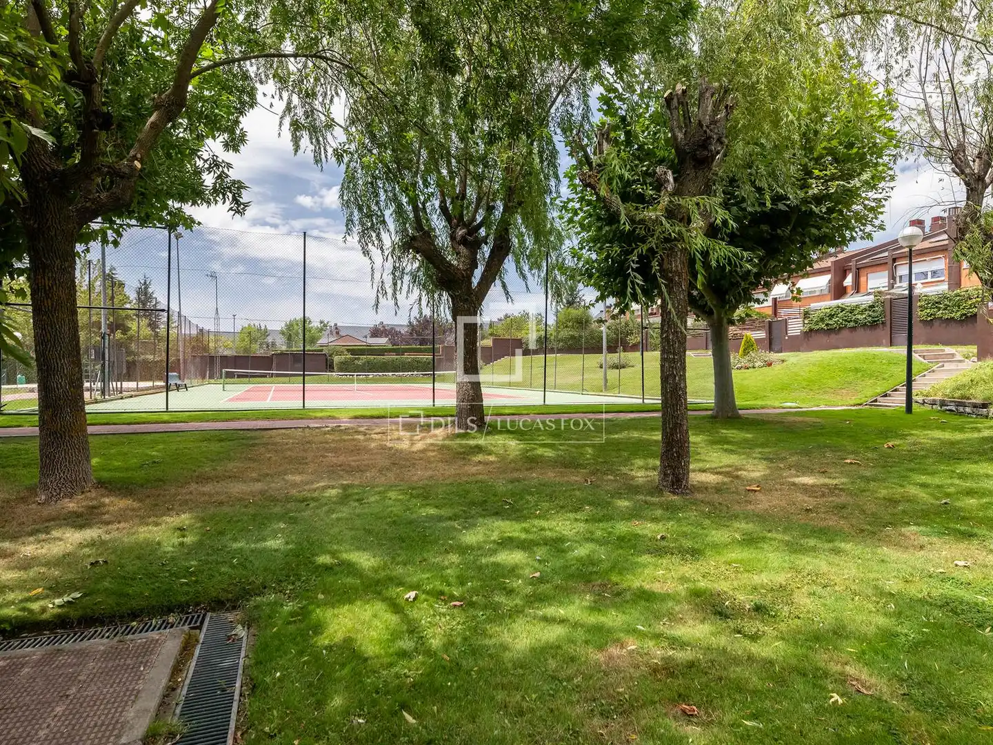 Jardí de Casa o xalet en venda en Majadahonda amb Aire condicionat, Jardí privat i Terrassa