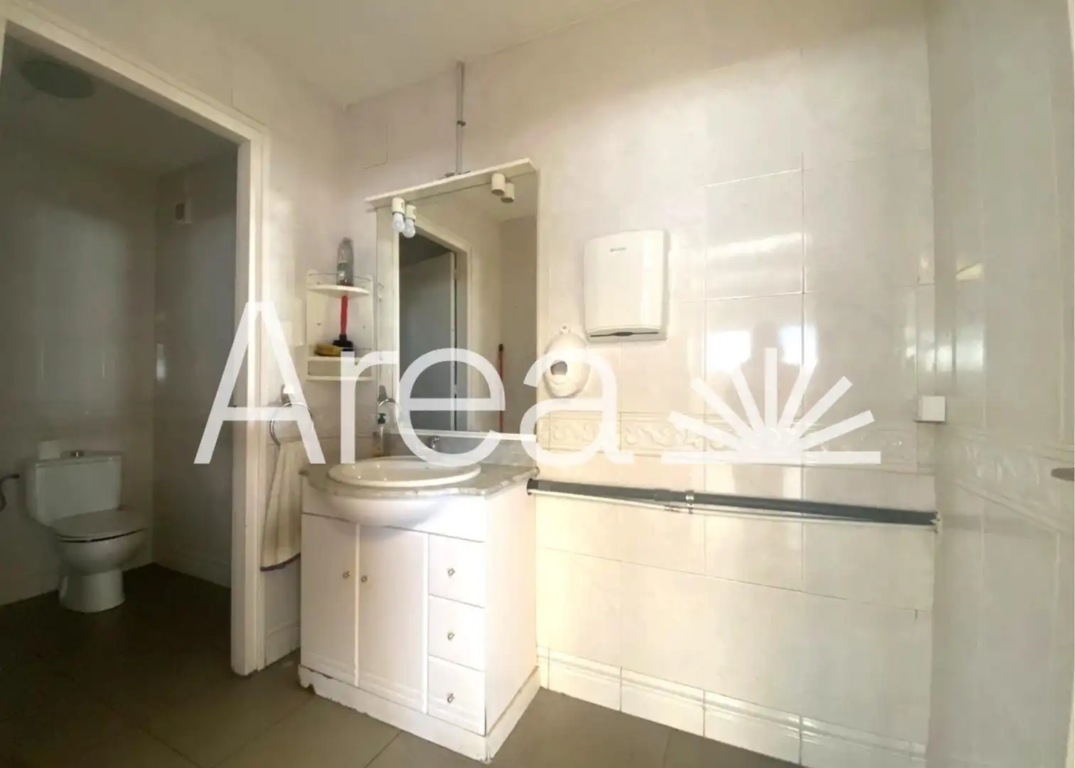 Bathroom of Industrial buildings for sale in Mataró