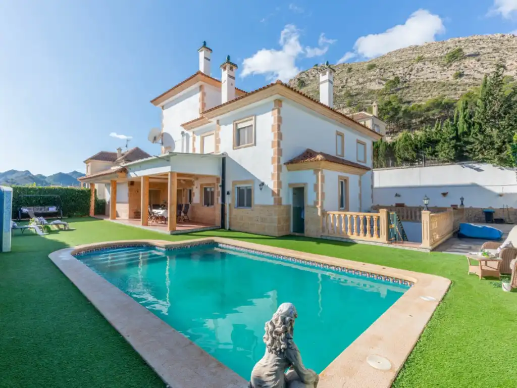Casa amb piscina en venda a Calle Safareig 12, imagen 8