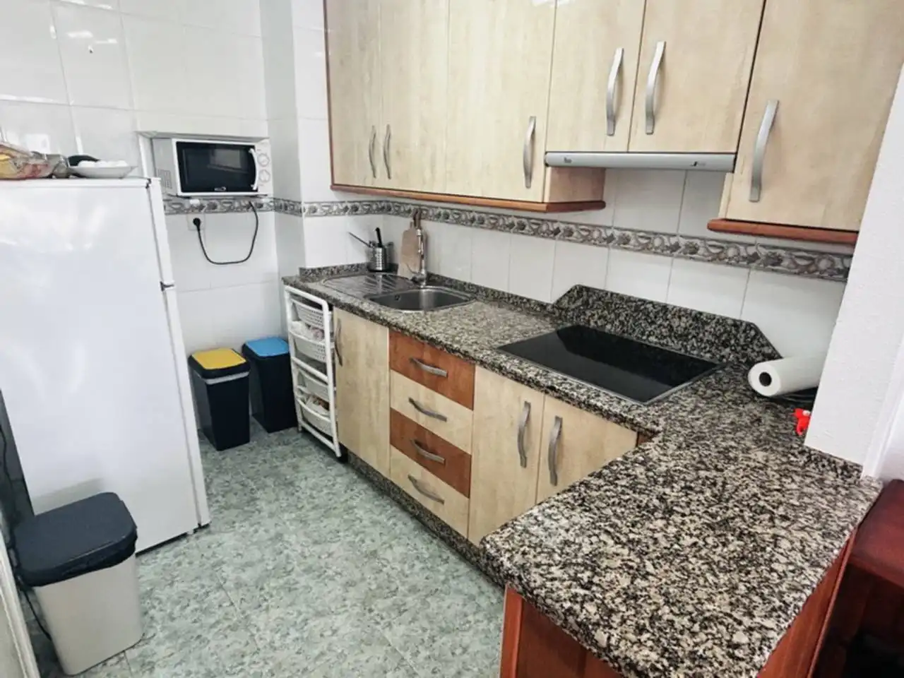 Cocina de Apartamento de alquiler en Almuñécar con Aire acondicionado, Terraza y Amueblado
