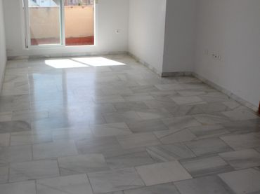 Flat with balcony to rent in Aljomahima - Ermita