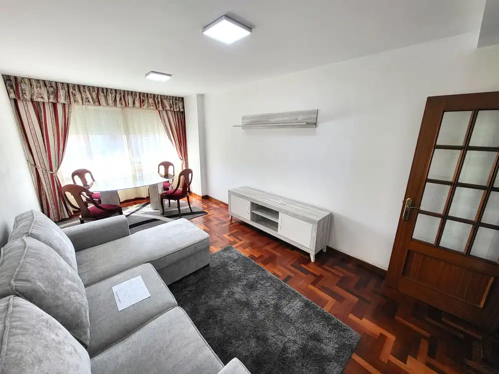 Living room of Flat for rent in Vigo   with Heating, Parquet flooring and Storage room