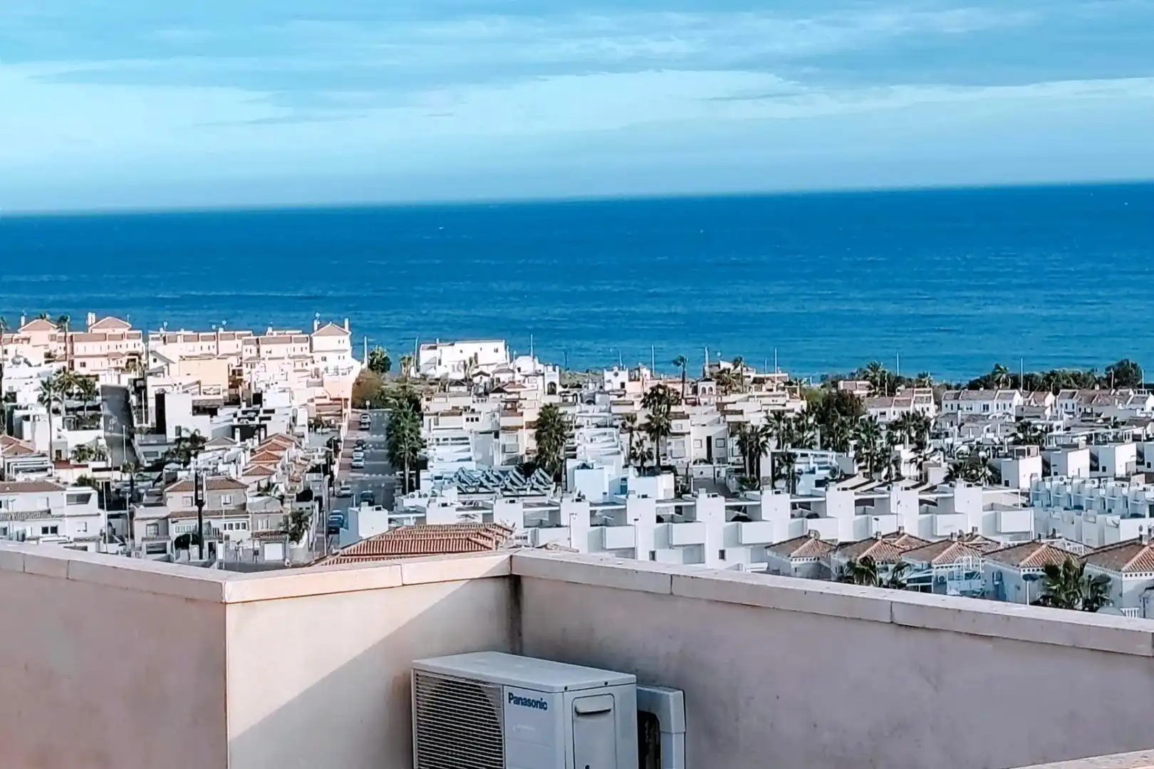 Vista exterior de Àtic en venda en Torrevieja amb Aire condicionat, Calefacció i Terrassa