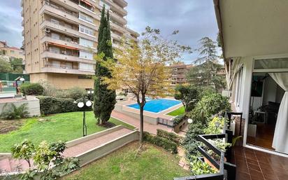 Exterior view of Flat for sale in  Barcelona Capital  with Heating, Parquet flooring and Terrace