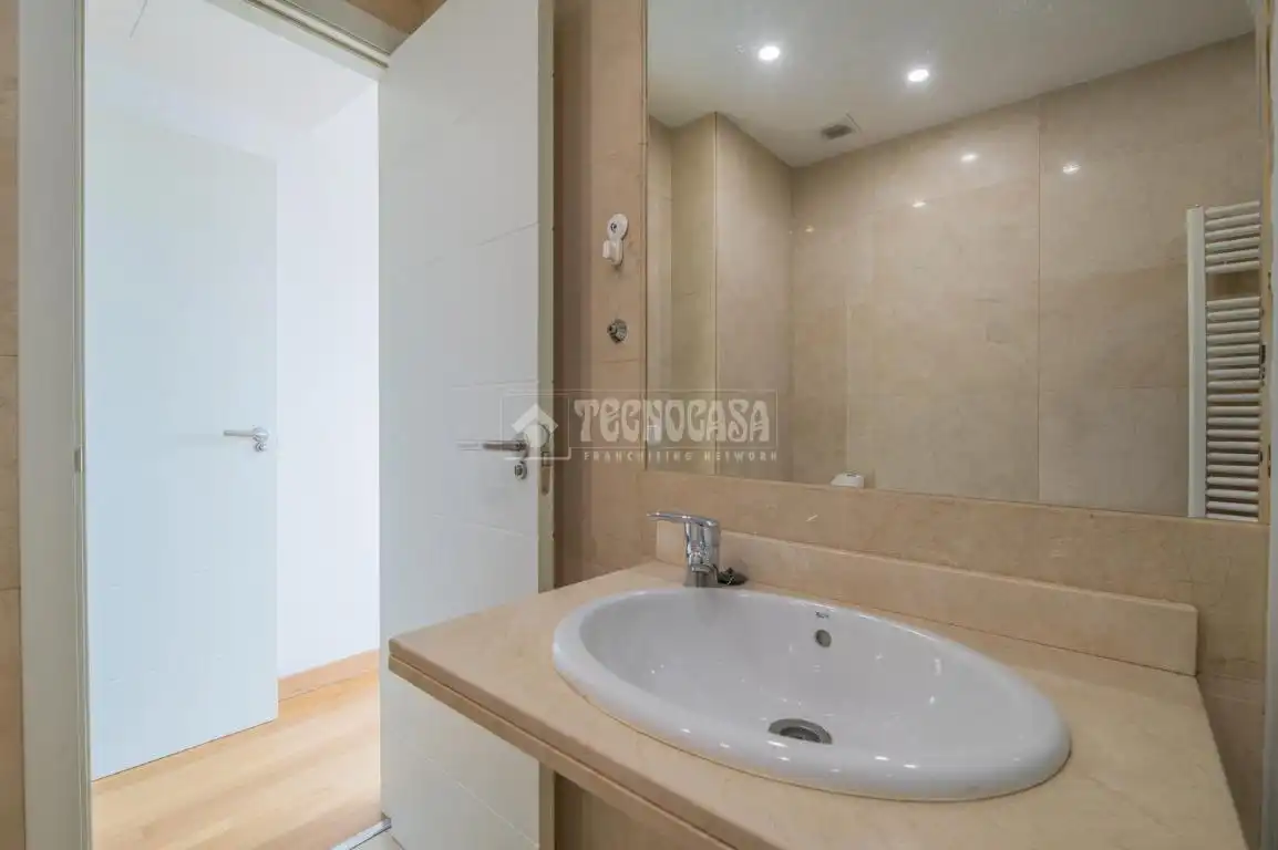 Badezimmer von Wohnung zum Verkauf in Arroyomolinos (Madrid) mit Klimaanlage, Heizung und Parkett