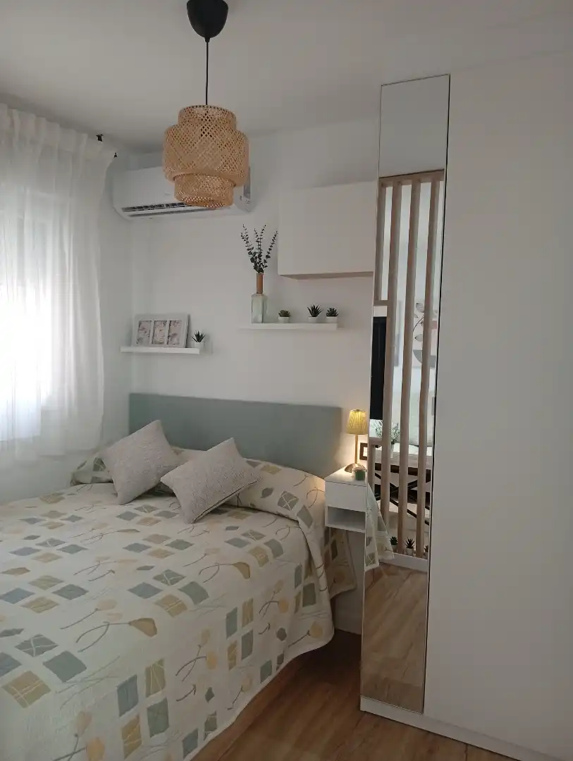 Dormitori de Estudi de lloguer en Granada amb Aire condicionat, Calefacció i Moblat