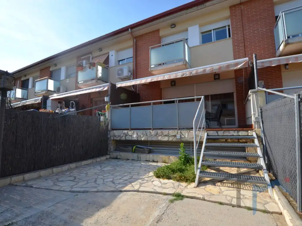 Maison mitoyenne à vendre à Calle Noguera